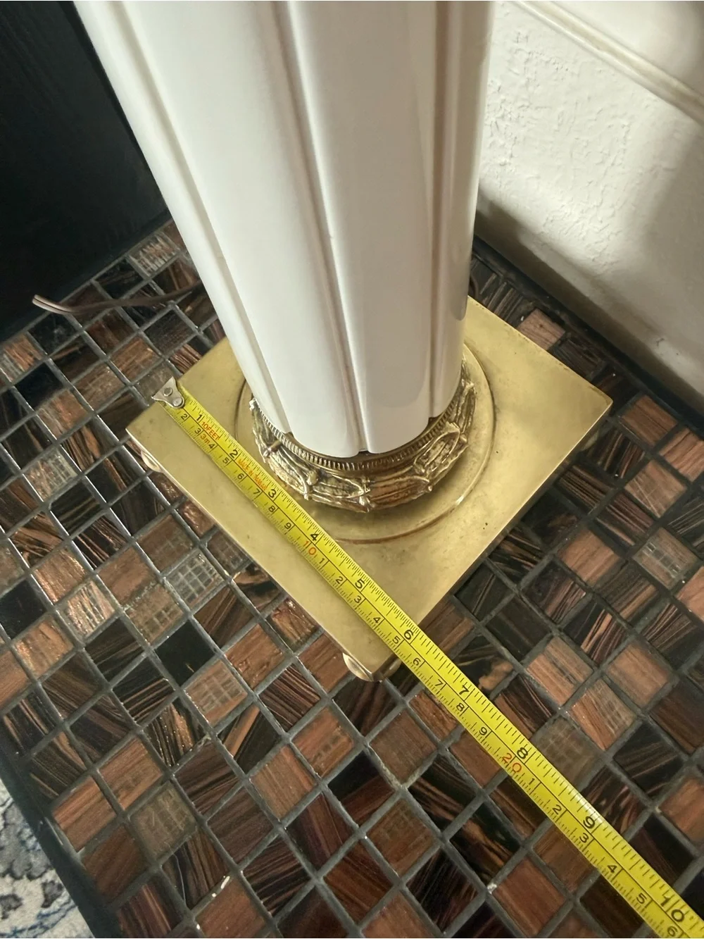 vintage Stiffel Hollywood Regency table lamp featuring a white porcelain column
